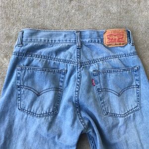 VINTAGE LEVI’S cropped, light wash